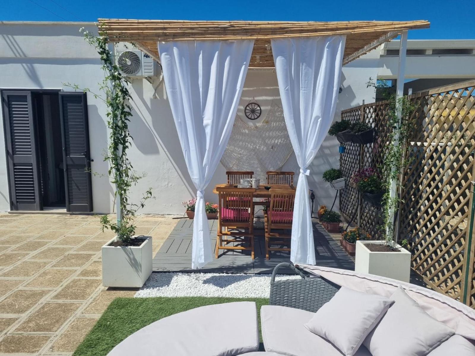 莱切省卡瓦利诺La Terrazza Di Zoe - Castromediano别墅 外观 照片