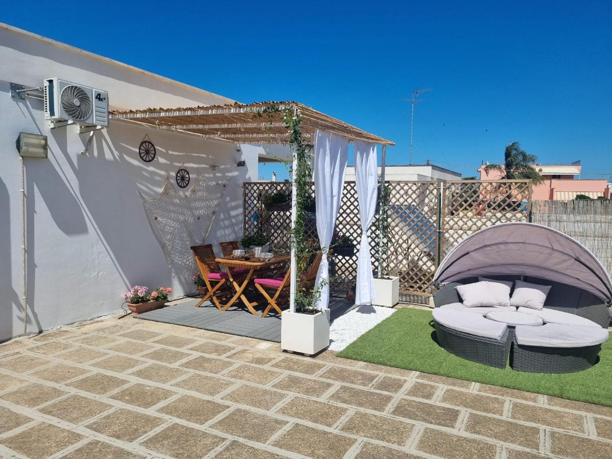 莱切省卡瓦利诺La Terrazza Di Zoe - Castromediano别墅 外观 照片